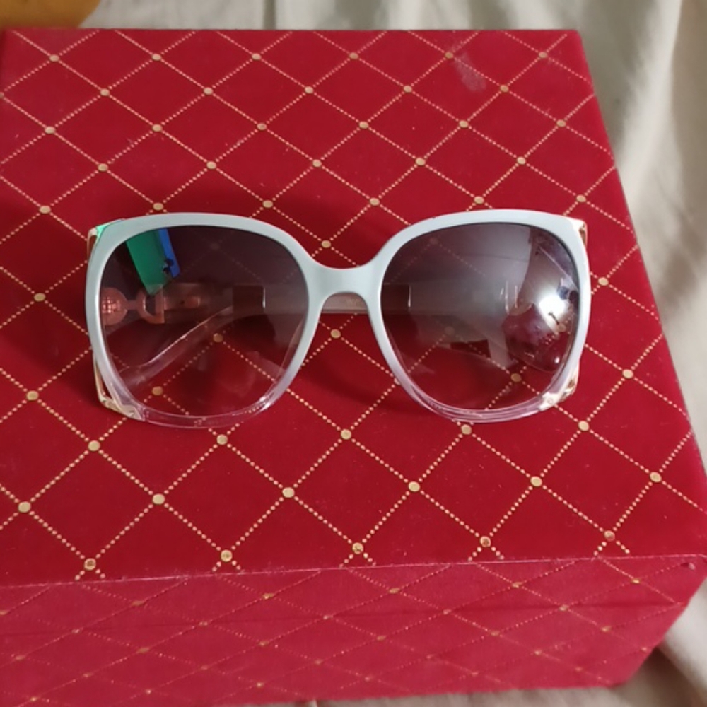Jessica Simpson glasses